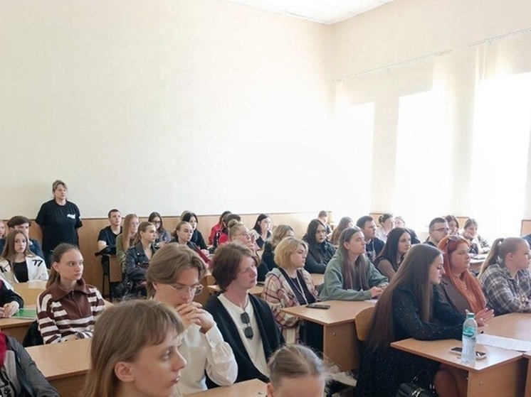 Студенты Азовского педуниверситета поучаствовали в мероприятиях «Нет фашизму»