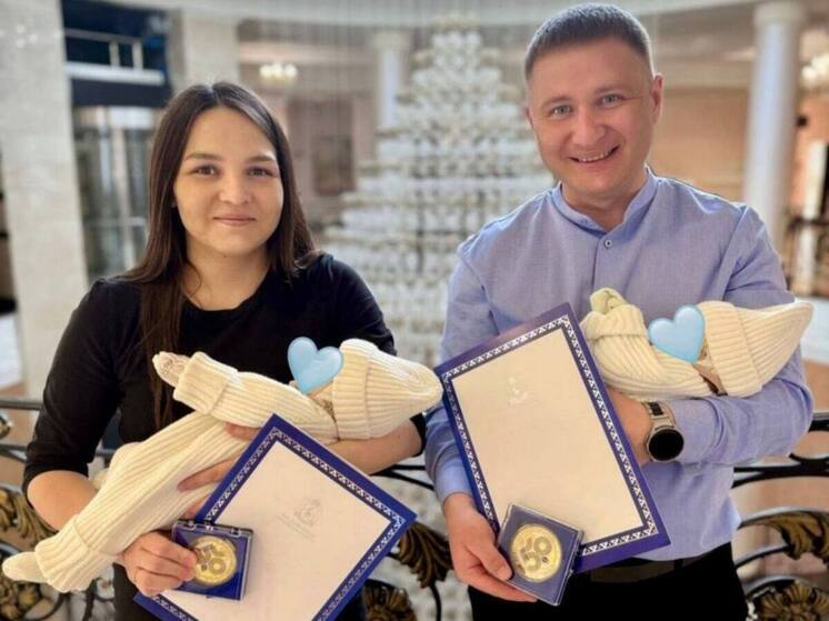 Юбилейные двойняшки родились в год 50-летия Нового Уренгоя