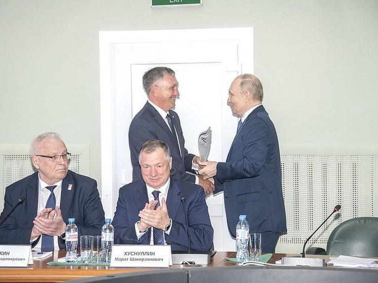 Путин наградил главу администрации Гирьянского сельсовета премией «Служение»
