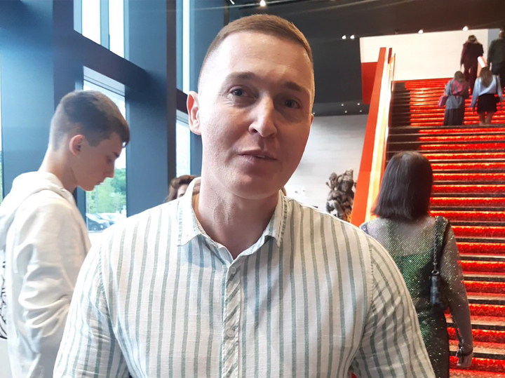 Сын художника Сафронова вернулся в Москву с новой женой: «Отец смотрел с опаской»