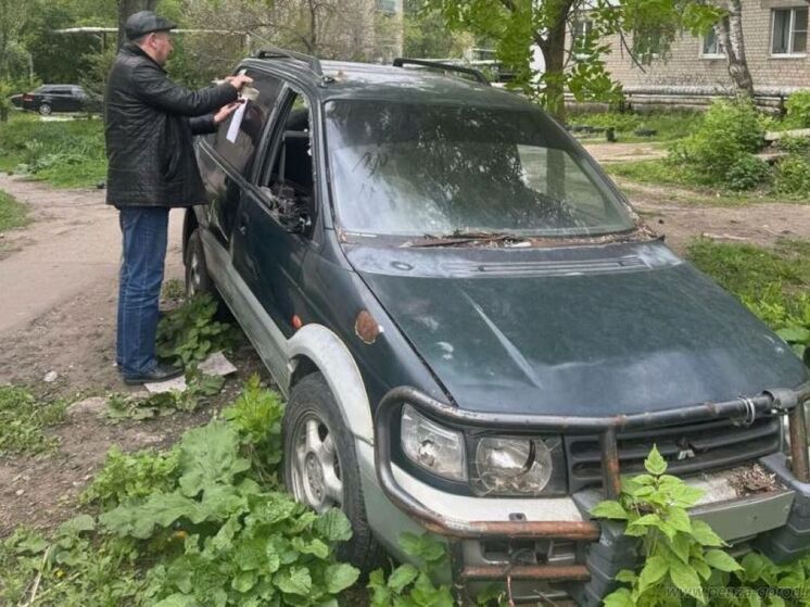 В Пензе эвакуировали 13 брошенных автомобилей за два месяца