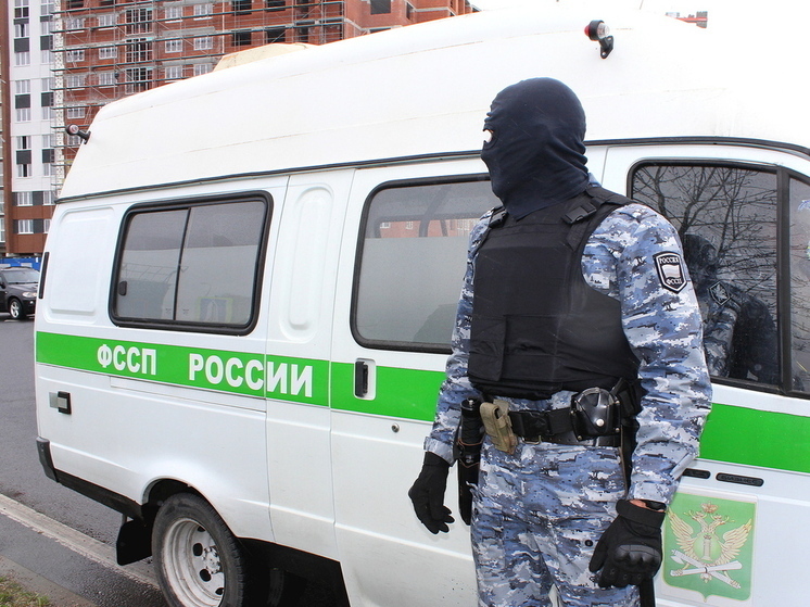 Калининградские приставы заставили мужчину вернуть знакомому 1,5 млн рублей