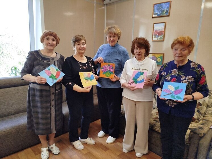 В КЦСОиР «Серпуховский» проходят занятия по пластилинографии