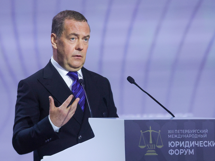 Аналитик Меркурис призвал воспринять всерьез заявления Медведева по Украине