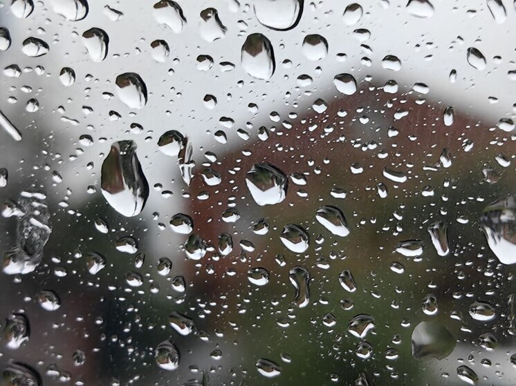 Ливни с грозой и градом обрушились на Владивосток