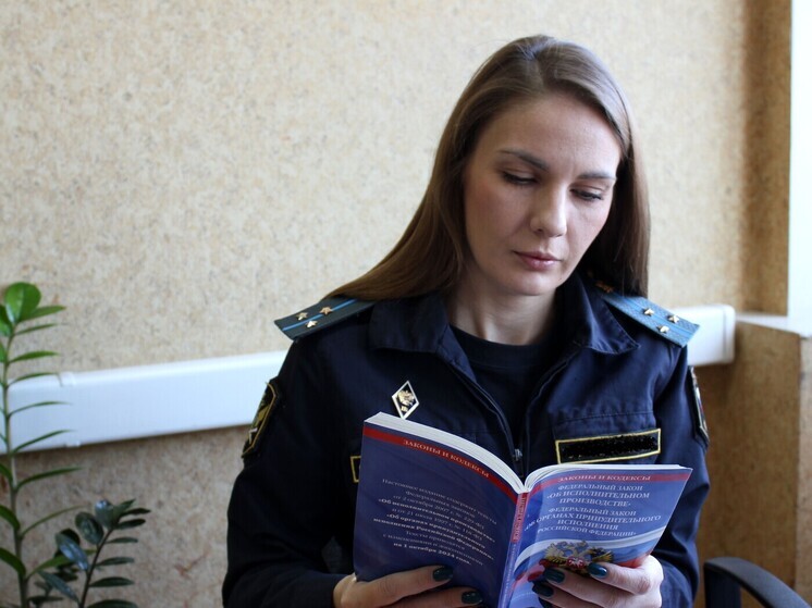 Смоленские судебные приставы изъяли у водителя незаконный знак "Такси"