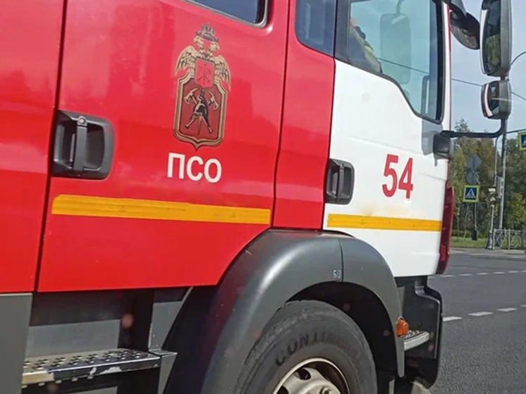 В мурманском гараже сгорел автомобиль ВАЗ 2114