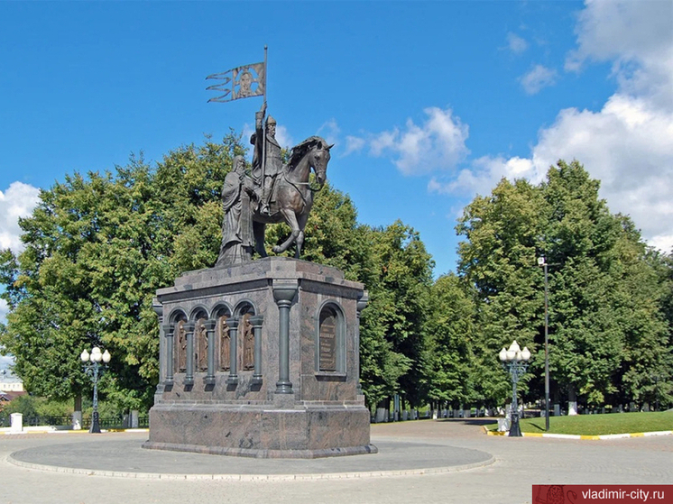 Во Владимире ищут подрядчика на ремонт памятника Князю Владимира