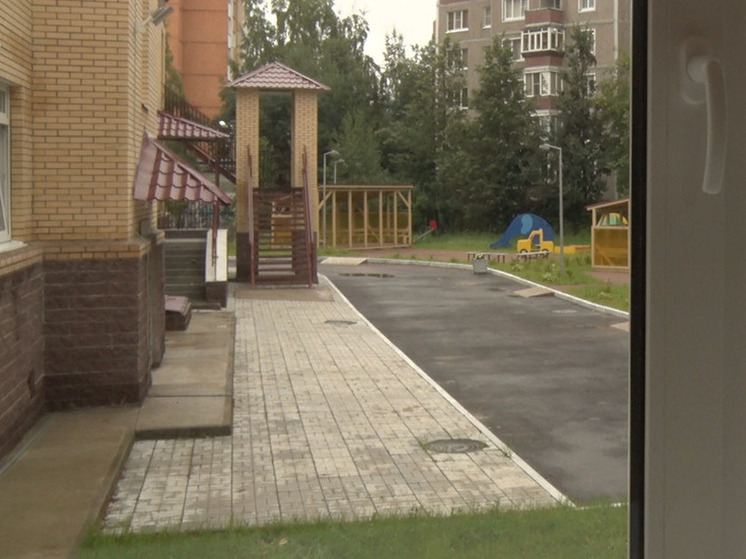 Семилетней девочке дверью отрубило палец в детском саду в Кудрово