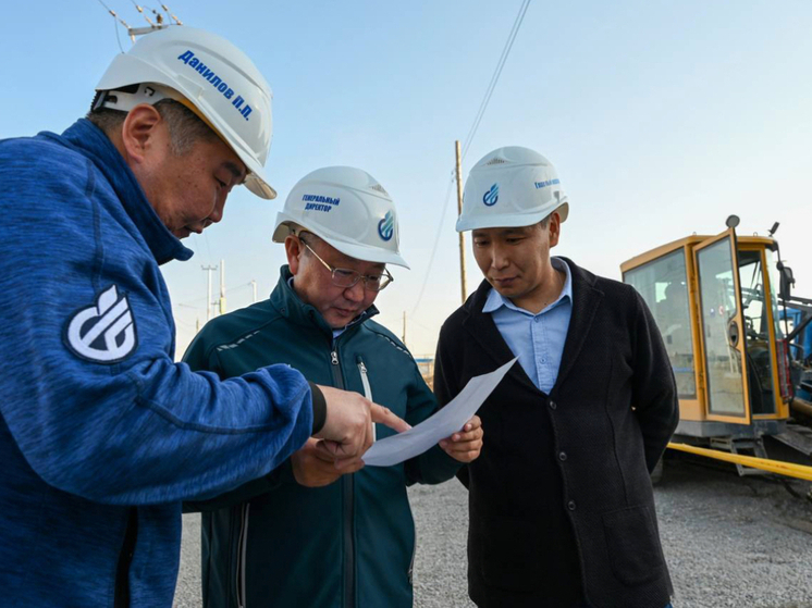 Алексей Колодезников проверил ход строительства газопровода на улице Можайского