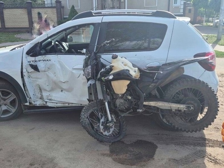 В Тверской области по вине женщины 16-летний мотоциклист получил травмы в аварии