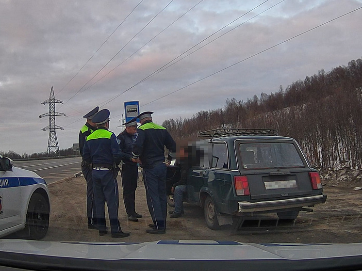 Пьяный нарушитель угнал чужой автомобиль и попал в руки полиции на трассе Р-21 «Кола»