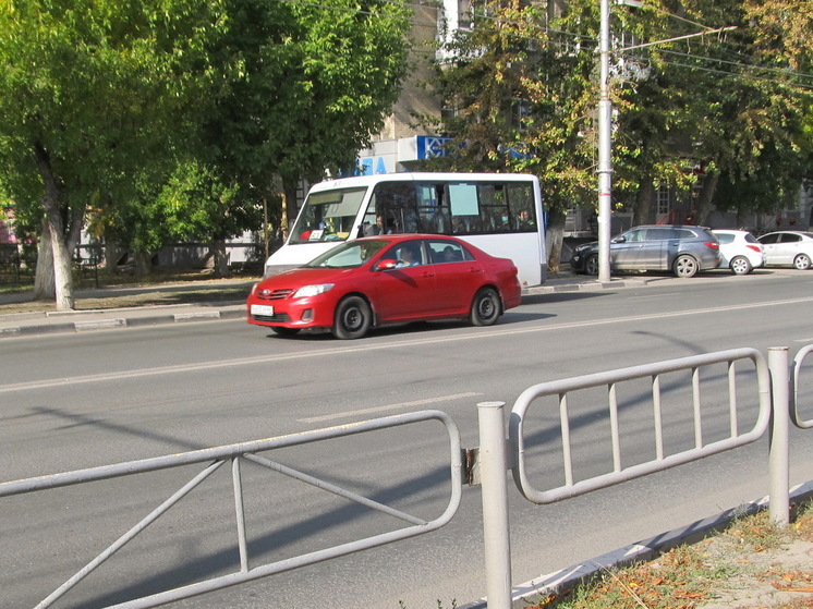 В Саратове уменьшилось количество маршруток, принимающих транспортные карты