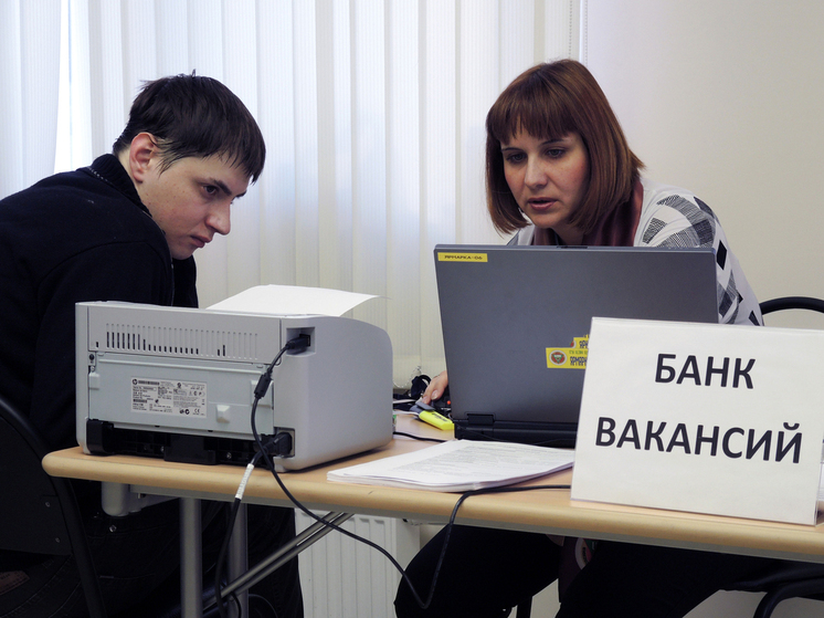 По методологии Международной организации труда (МОТ) безработица в России вернулась к рекордно низкому уровню