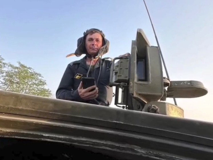 Комбат 1430-го гвардейского мотострелкового полка Сергей Сердитов погиб 9 Мая, когда страна отмечала 80-летие Великой Победы, и президентом Владимиром Путиным было объявлено о прекращении огня