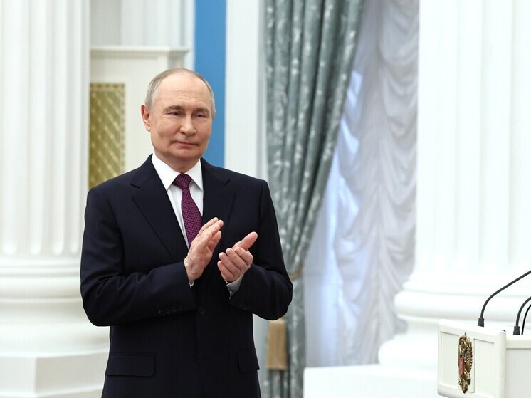 Путин наградил семью челябинцев за славное родительство