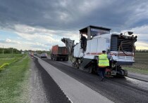В Курской области, в живописном Советском районе, развернулись масштабные работы по ремонту автомобильной дороги Курск-Касторное