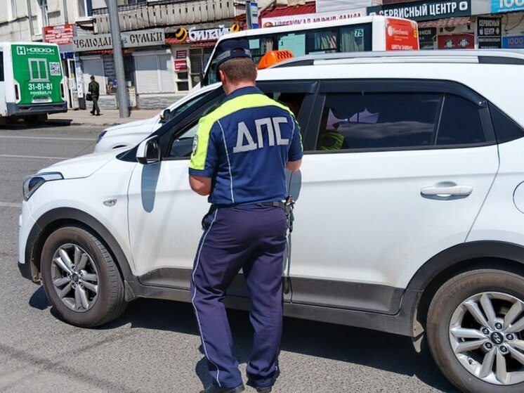 В Саратове прошел рейд по проверке легальности такси