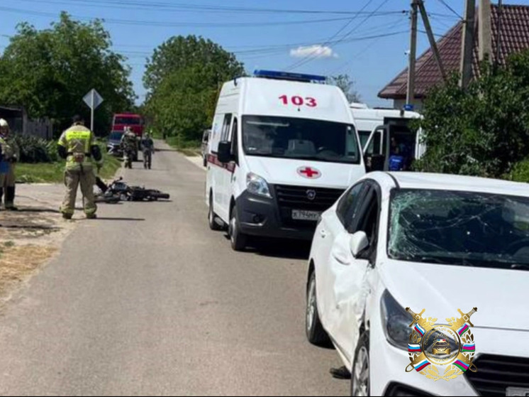 В станице Кавказской в результате ДТП травмы получили 15-летний водитель и его пассажир