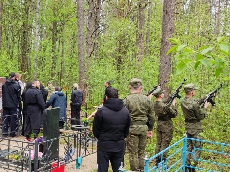 В Олонецком районе простились с Родионом Лесниковым