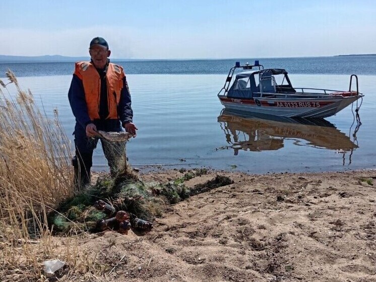 Самолет Бе-200ЧС будет набирать воду для тушения пожаров из озера Арахлей