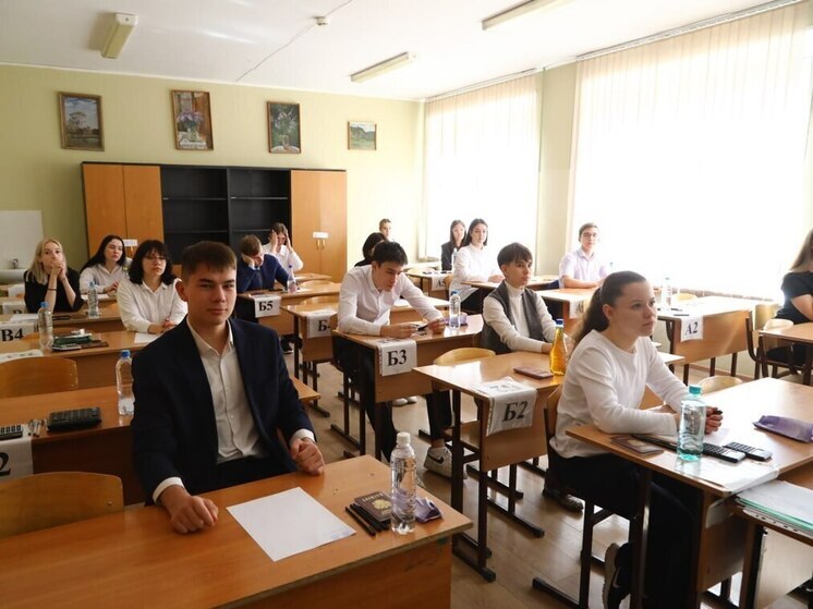 Радий Хабиров пожелал старшеклассникам удачи на экзаменах