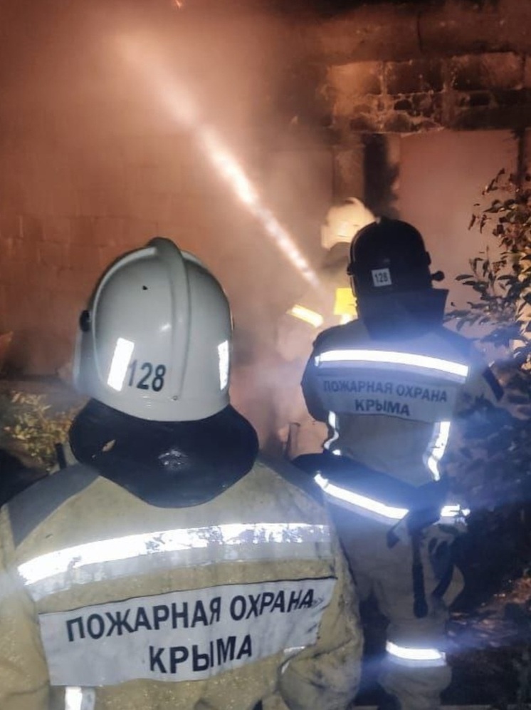 В Бахчисарайском районе горел жилой дом с газовым баллоном