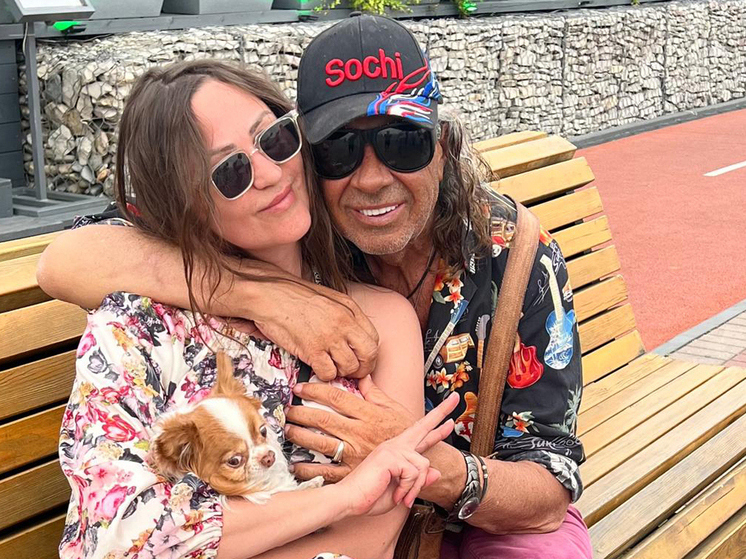 Вдова Кузьмина озвучила расходы на похороны мужа, погибшего в Сочи