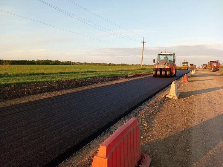 Дорогу из села Доля в Еленовку в Докучаевском округе отремонтируют раньше срока