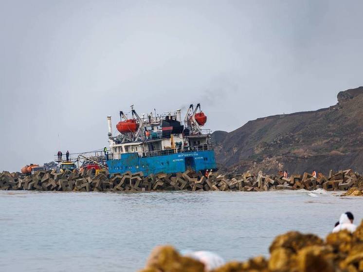 Первый коффердам над затонувшими танкерами в Черном море установят в октябре