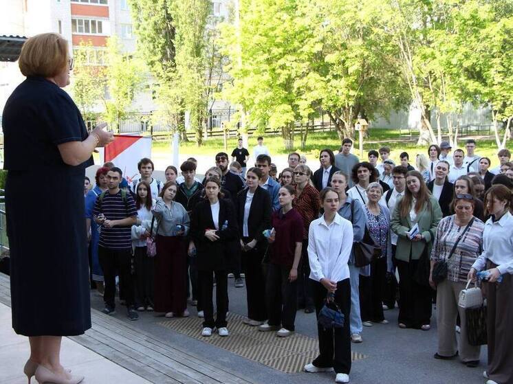 Губернатор Миляев пожелал выпускникам удачи во время сдачи ЕГЭ