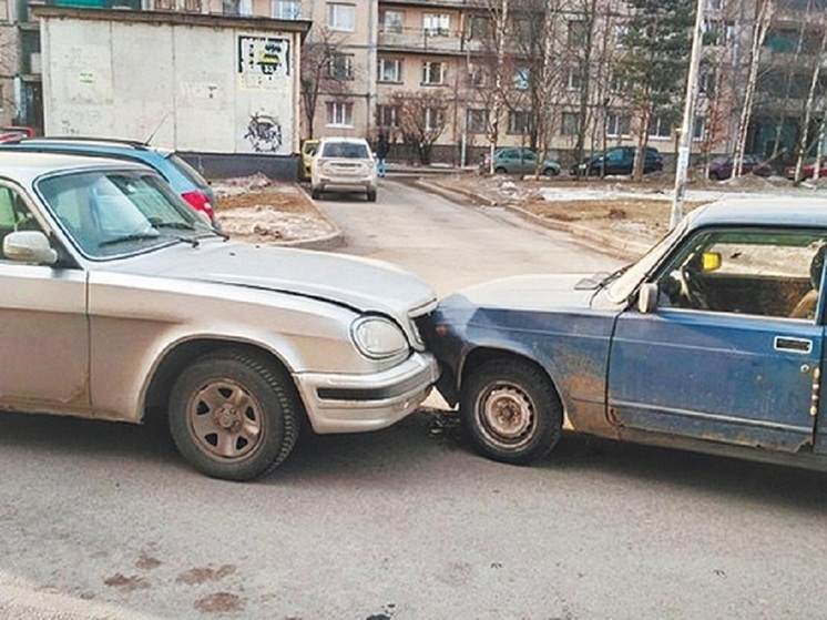 25-летний автоподставщик из Красноярска, подстраивавший «страховые случаи», получил реальный срок