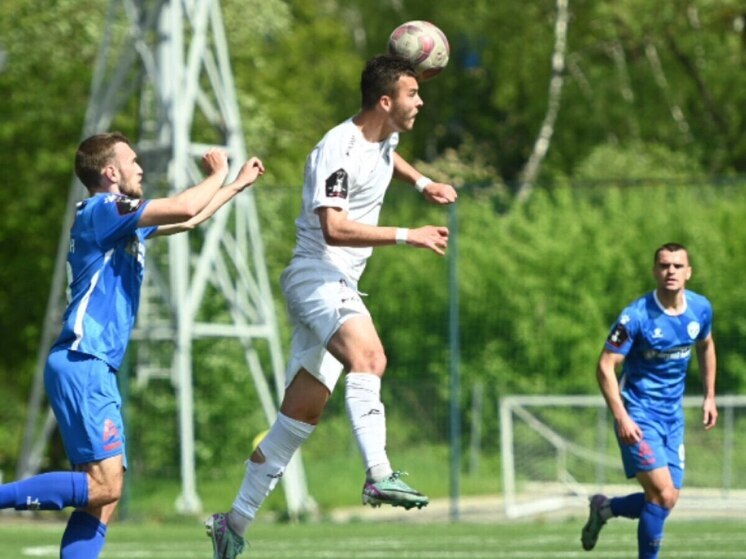 Калужские футболисты идут на «Золото»