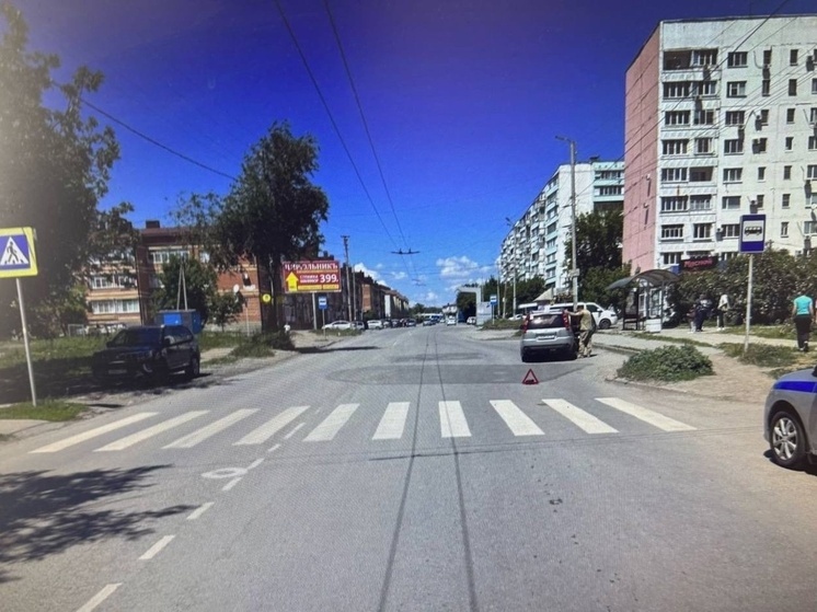 В Ростовской области под колеса кроссовера попала 17-летняя девушка