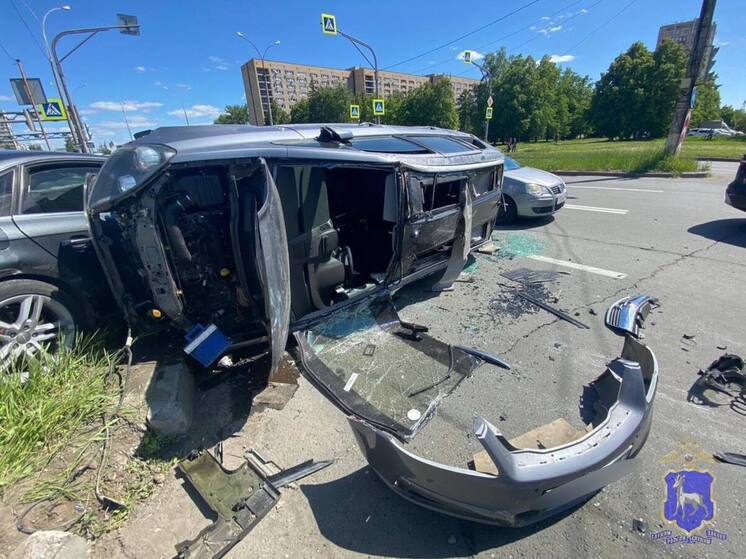 В Самарской области 49-летний водитель Opel влетел в 36-летнего мужчину на Audi