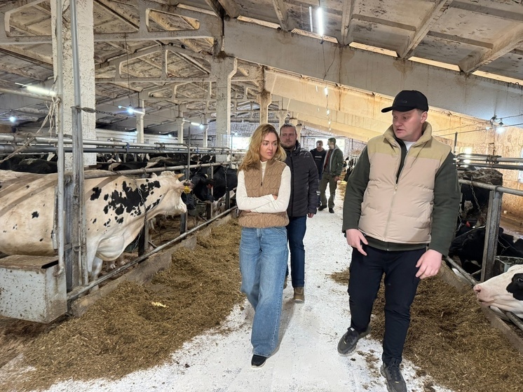 Министр сельского хозяйства и продовольствия Смоленской области посетила племенной завод «Рассвет – Д» в Новодугинском районе