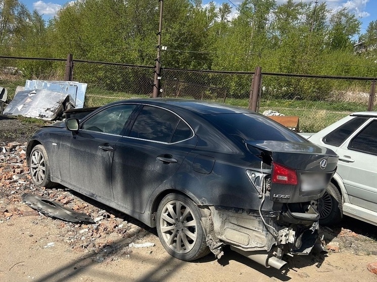 Омич угнал у родственника Lexus и устроил аварию