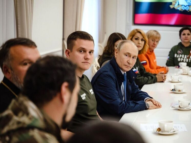 Владимир Путин встретился с представителями добровольческих организаций
