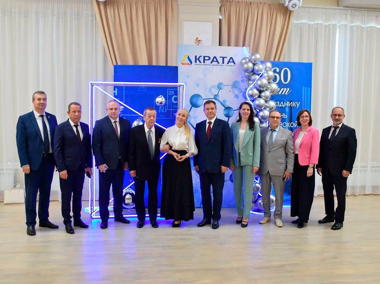 Глава Тамбова поздравил коллектив завода «Пигмент» с наступающим праздником