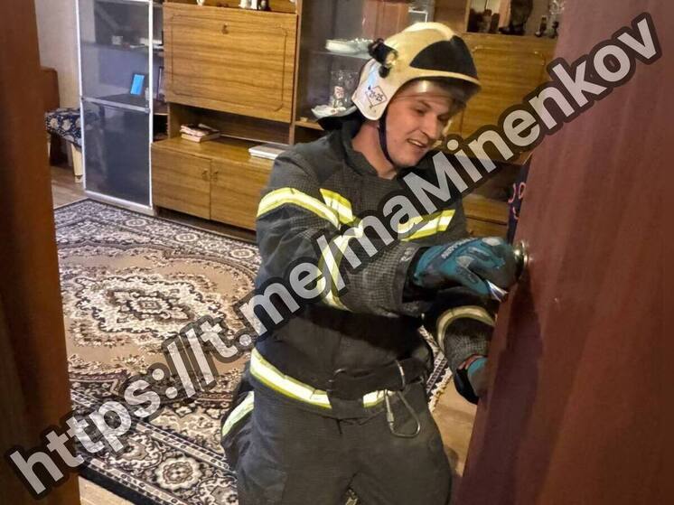 Невинномысские спасатели освободили пенсионерку, ставшую заложницей своей спальни