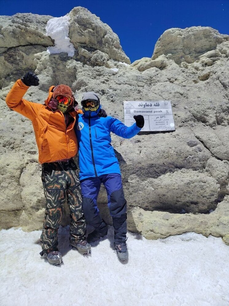 Российские альпинисты взошли на вулкан Демавенд под руководством инструкторов из Кисловодска и Ессентуков