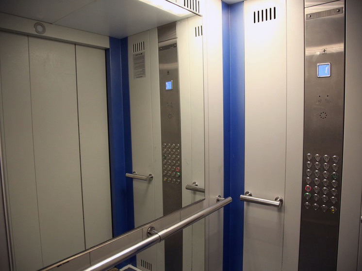 Депутат Колунов предложил обязать застройщиков оснащать лифты камерами видеонаблюдения