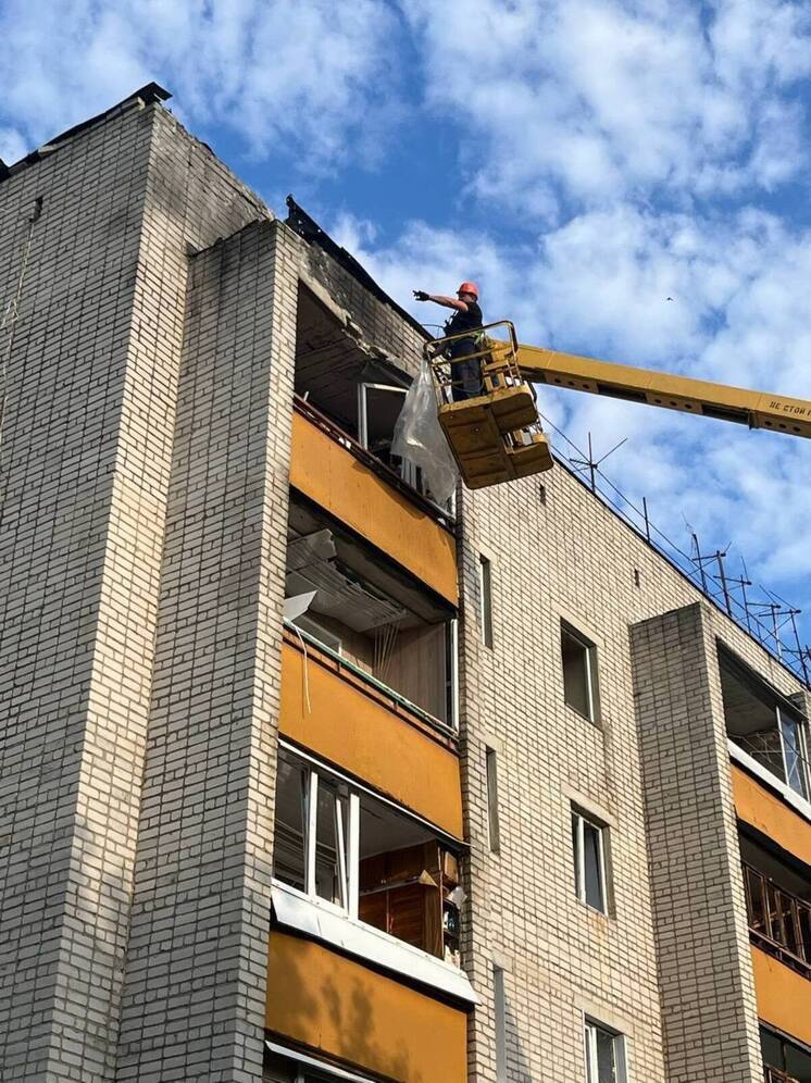 Волонтеры и ельчане помогали спецслужбам наводить порядок после ночной атаки БПЛА