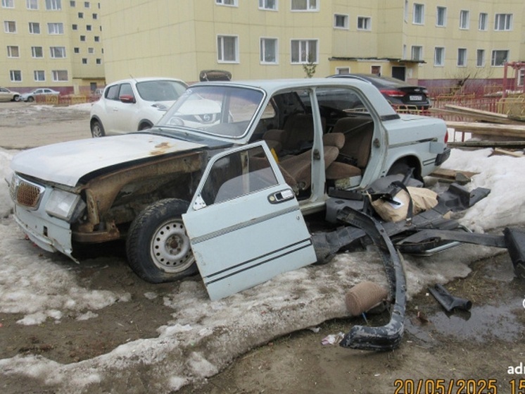 В Нарьян-Маре ищут владельцев колоритного автохлама