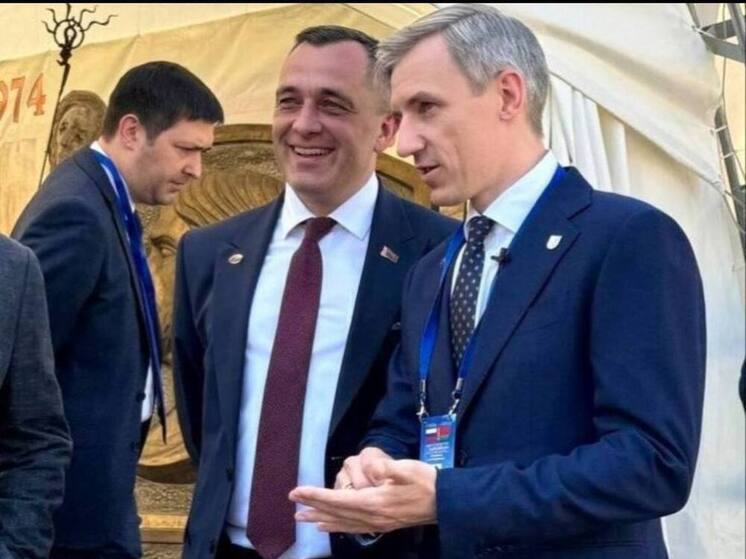 Василий Анохин поздравил председателя Витебского облисполкома Александра Субботина с Днём рождения