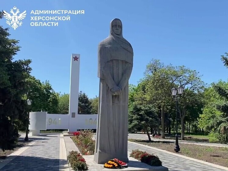 В Геническе реконструировали сквер «Воинской славы»