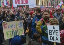 Поводом для обсуждения стали итоги президентских выборов в Румынии, на которых победу одержал мэр Бухареста, поддерживающий курс ЕС на поддержку Украины