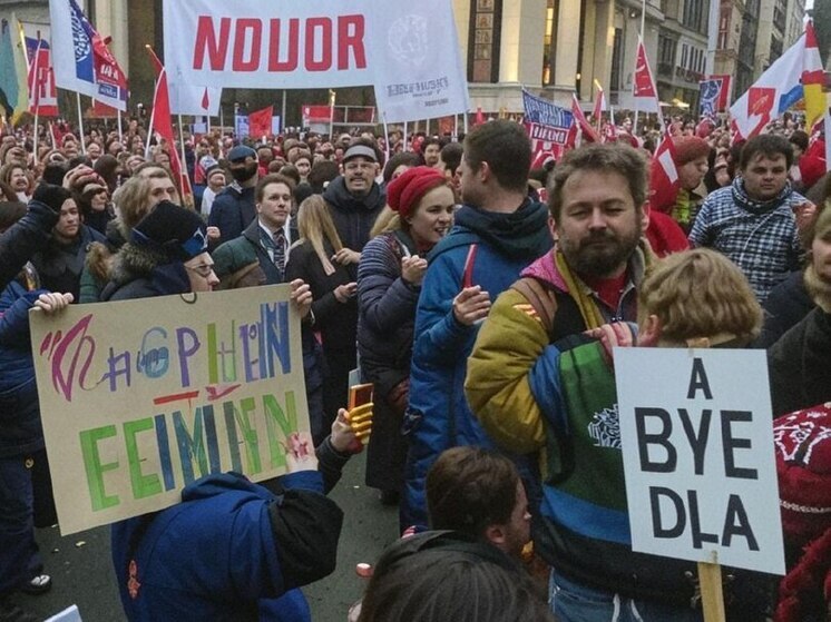 Поводом для обсуждения стали итоги президентских выборов в Румынии, на которых победу одержал мэр Бухареста, поддерживающий курс ЕС на поддержку Украины