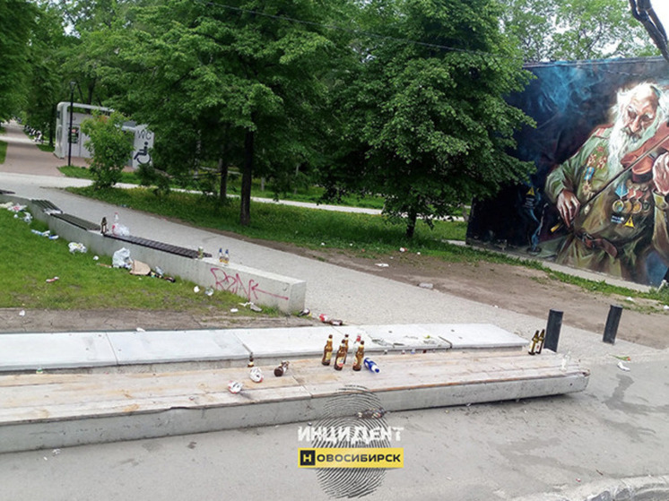 Выпускники Новосибирска оставили после празднования свалку в центре города