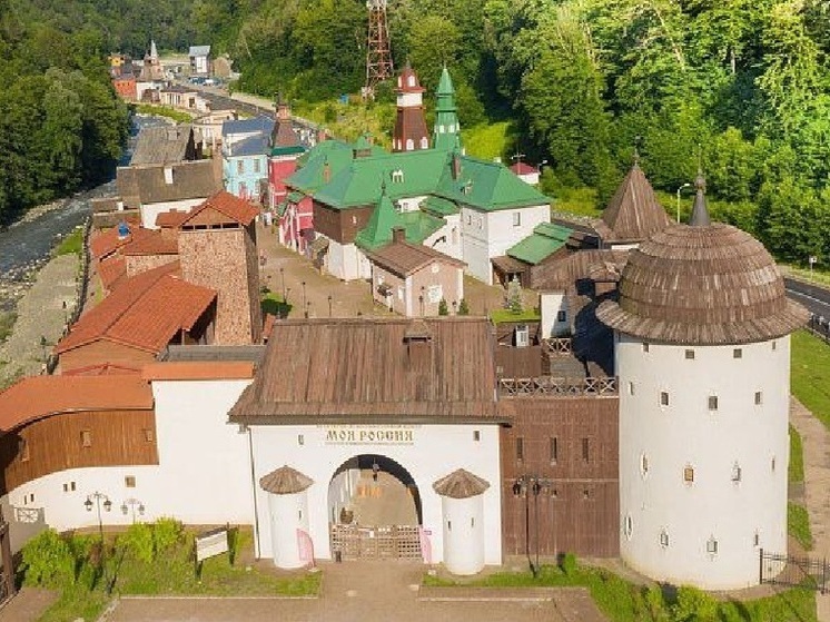 В горном кластере Сочи открылись выставки, посвящённые истории России